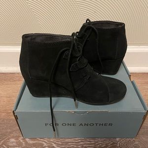 Toms Kayla black suede 8